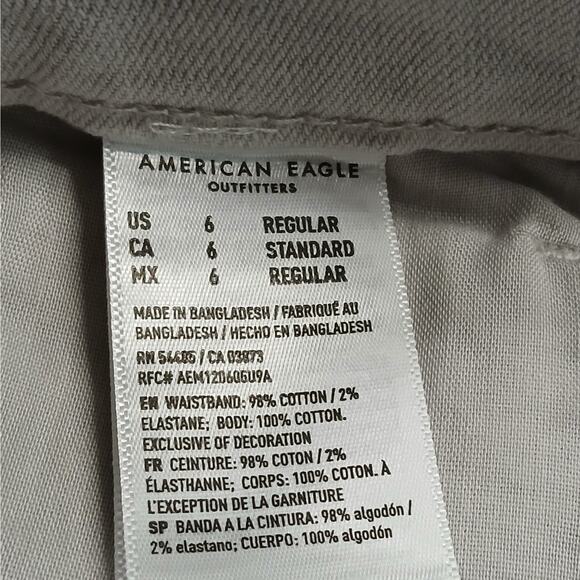 American Eagle Mom Jeans Size 6 Gray Destroyed Deconstructed Denim High Rise - Picture 10 of 11